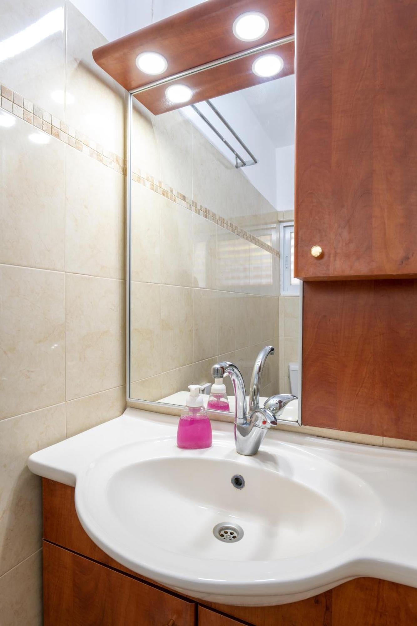 Yagen Boutique Apartments Haifa Rum bild
